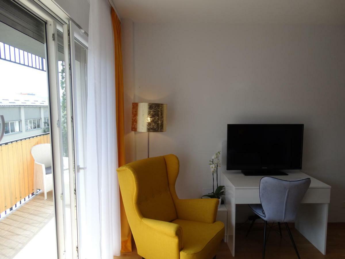 Jacuzzi Studio Apartman Mare'S Zagreb Ngoại thất bức ảnh